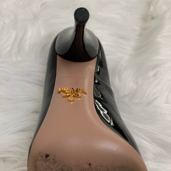 Prada Black Patent Pumps 6 - Picture 7 of 11